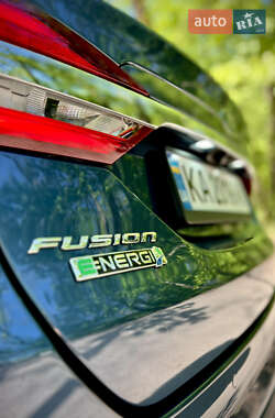 Седан Ford Fusion 2018 в 