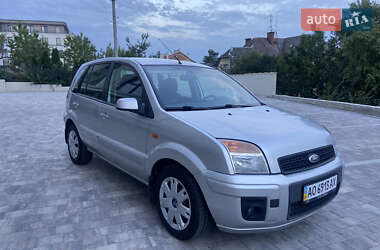 Хэтчбек Ford Fusion 2010 в 