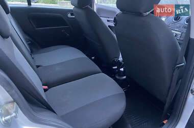 Хэтчбек Ford Fusion 2010 в 