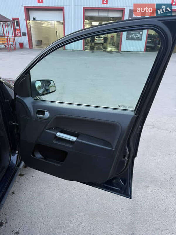 Хетчбек Ford Fusion 2006 в Сумах