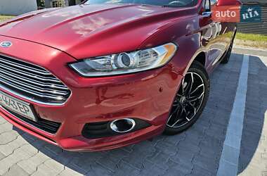 Седан Ford Fusion 2016 в 