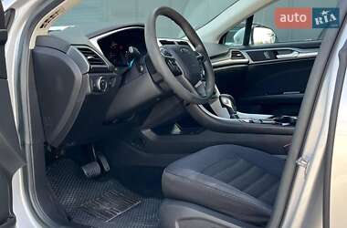 Седан Ford Fusion 2014 в 