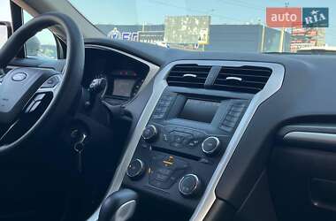 Седан Ford Fusion 2014 в 
