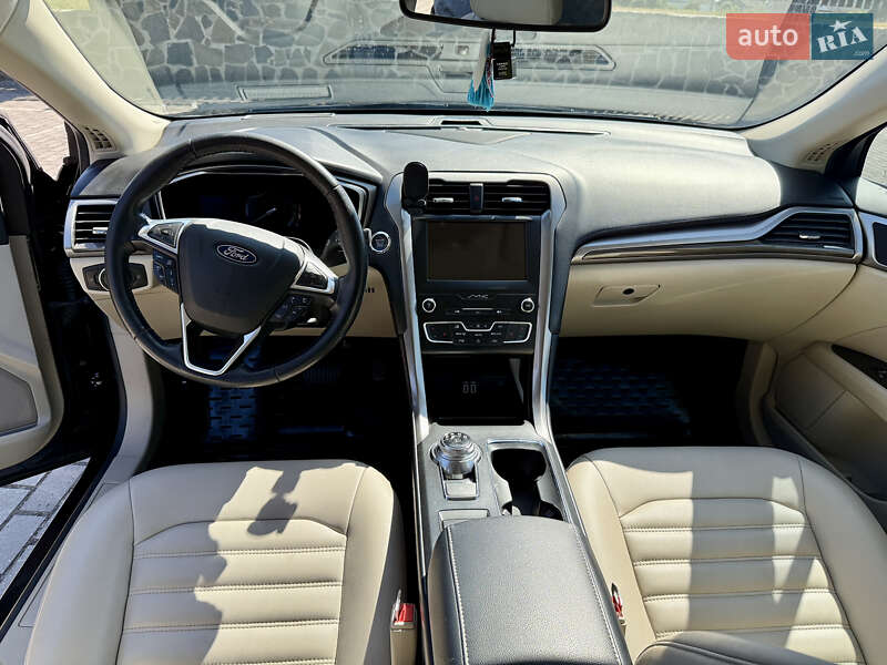 Седан Ford Fusion 2019 в Ровно