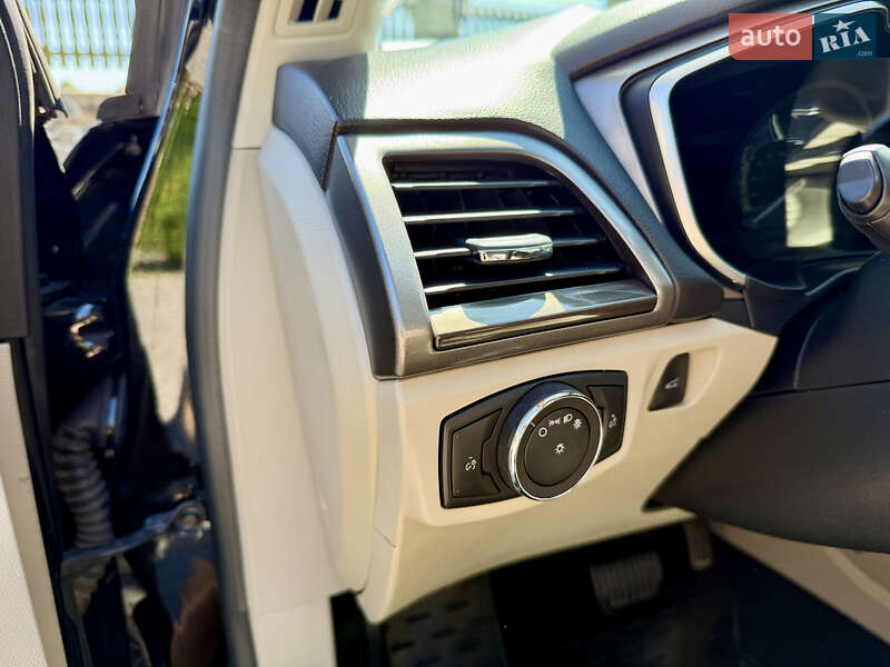 Седан Ford Fusion 2019 в Ровно