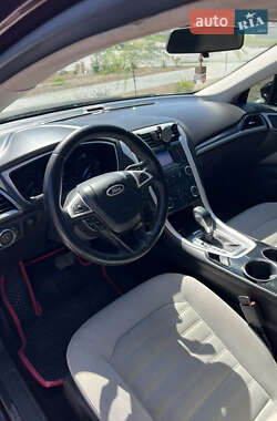 Седан Ford Fusion 2012 в 