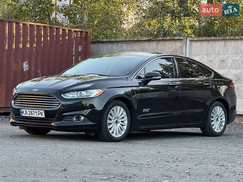 Седан Ford Fusion 2015 в Києві