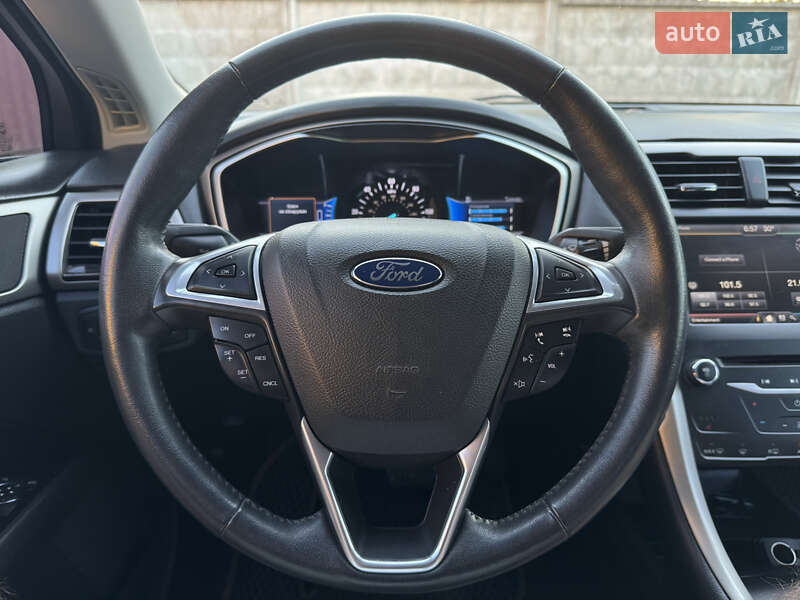 Седан Ford Fusion 2015 в Києві