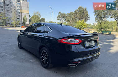 Седан Ford Fusion 2013 в 
