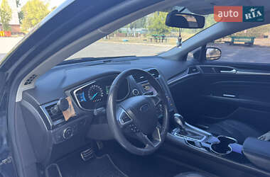 Седан Ford Fusion 2013 в 