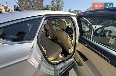 Седан Ford Fusion 2014 в 