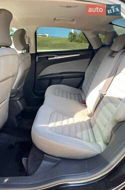 Седан Ford Fusion 2014 в 