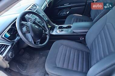 Седан Ford Fusion 2017 в 