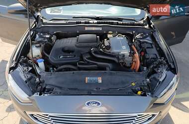 Седан Ford Fusion 2017 в 