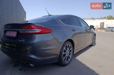 Седан Ford Fusion 2017 в 