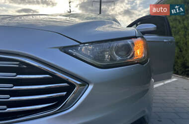 Седан Ford Fusion 2018 в 