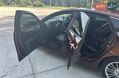 Седан Ford Fusion 2015 в 