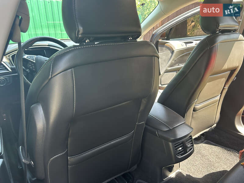 Седан Ford Fusion 2015 в Каневе фото 32 Седан Ford Fusion 2015 в Каневе