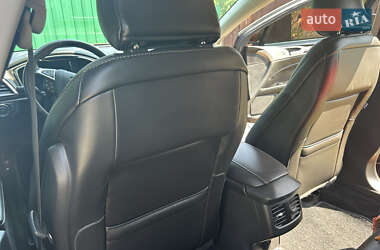 Седан Ford Fusion 2015 в 