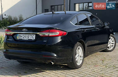 Седан Ford Fusion 2017 в 