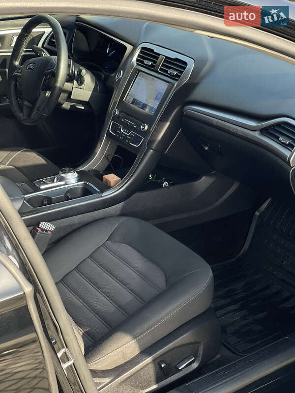 Седан Ford Fusion 2017 в Львові