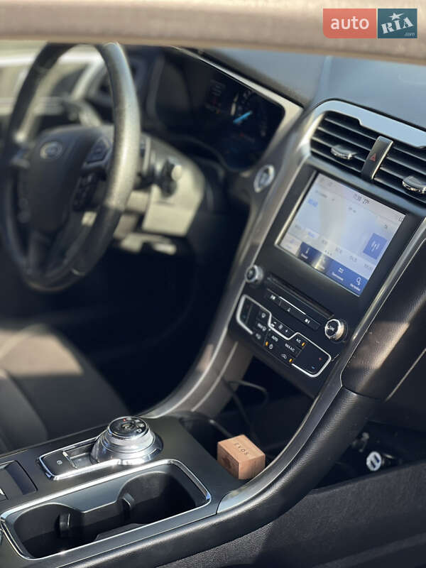 Седан Ford Fusion 2017 в Львові