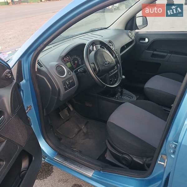 Хетчбек Ford Fusion 2010 в Димері