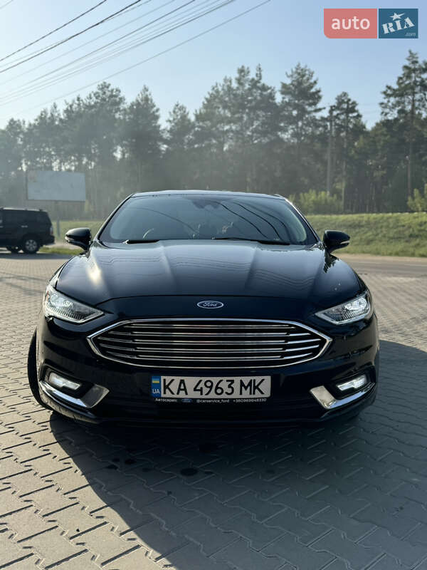 Седан Ford Fusion 2016 в 