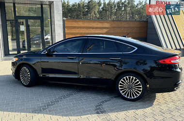 Седан Ford Fusion 2016 в 
