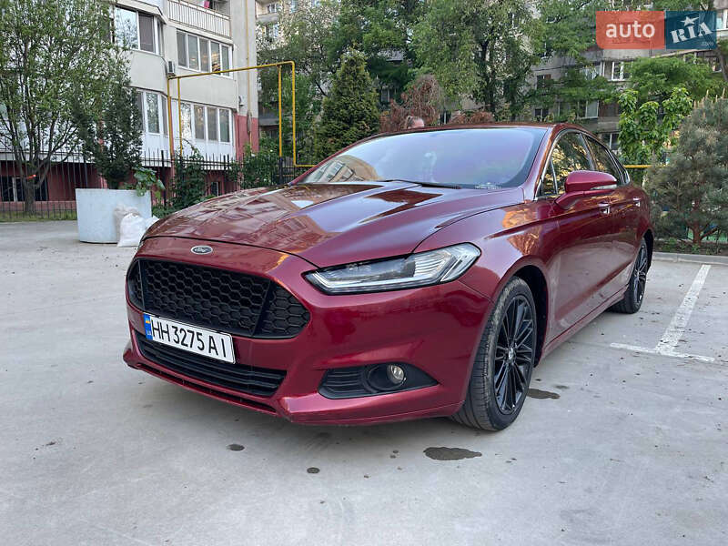 Седан Ford Fusion 2016 в 