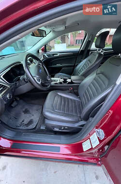 Седан Ford Fusion 2016 в 