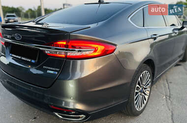 Седан Ford Fusion 2017 в 