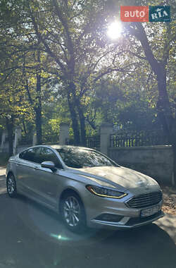 Седан Ford Fusion 2018 в 