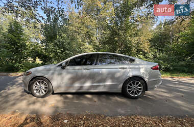 Седан Ford Fusion 2018 в 