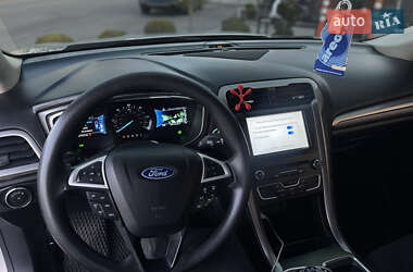 Седан Ford Fusion 2018 в 