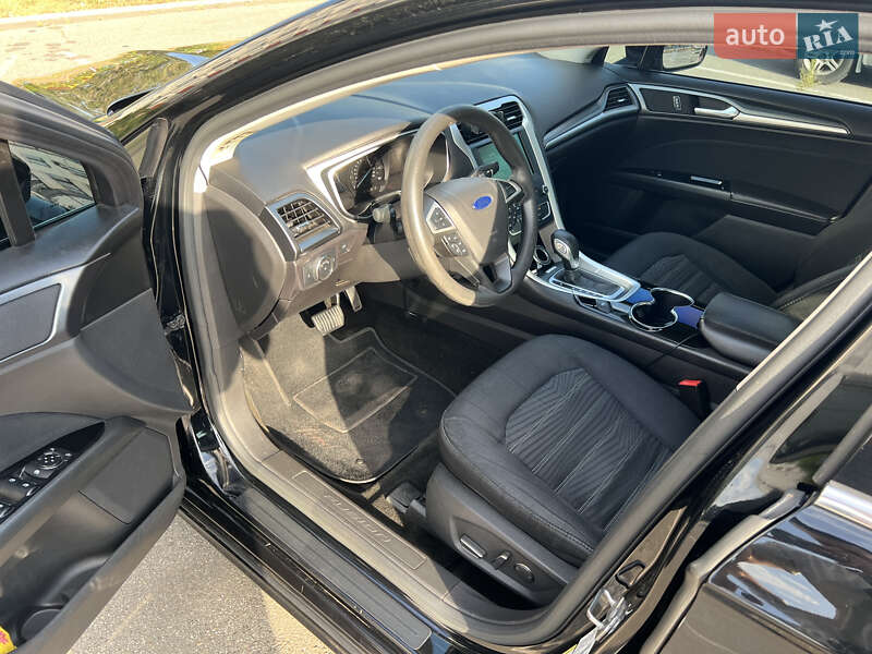 Седан Ford Fusion 2015 в Києві