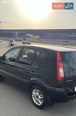 Хэтчбек Ford Fusion 2006 в 