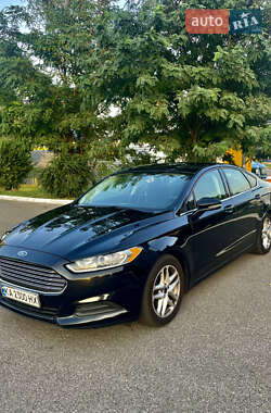 Седан Ford Fusion 2016 в 