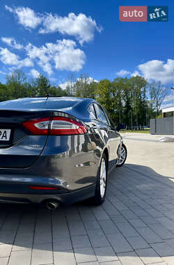 Седан Ford Fusion 2015 в 