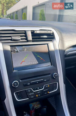 Седан Ford Fusion 2015 в 