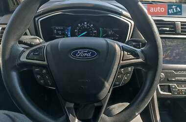 Седан Ford Fusion 2019 в 