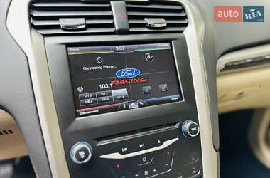 Седан Ford Fusion 2015 в 