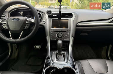 Седан Ford Fusion 2015 в 
