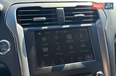 Седан Ford Fusion 2016 в 