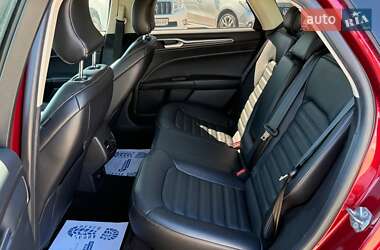 Седан Ford Fusion 2016 в 