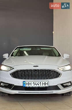 Седан Ford Fusion 2017 в 