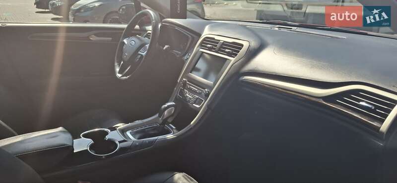 Седан Ford Fusion 2015 в Одесі