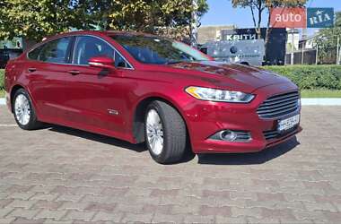 Седан Ford Fusion 2015 в 