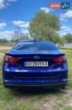 Седан Ford Fusion 2013 в 