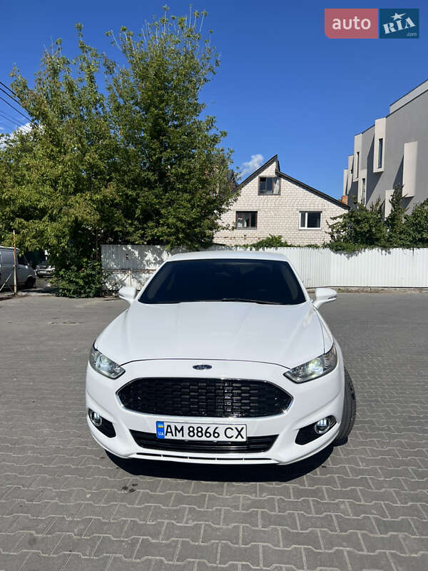 Седан Ford Fusion 2013 в 